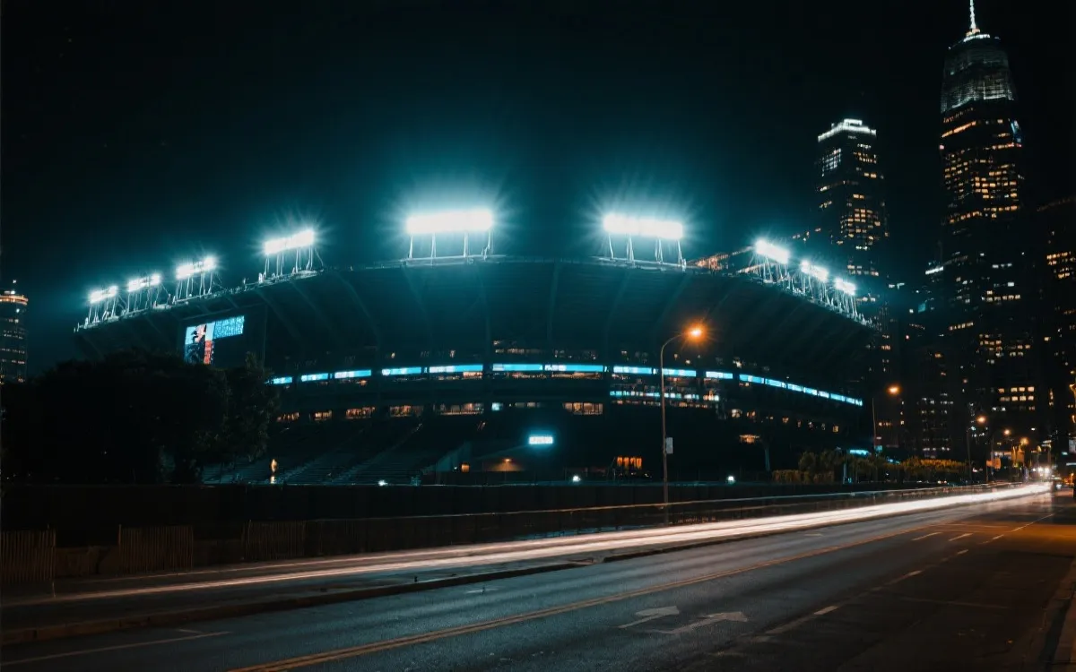 加拿大比赛日夜间散场示意图